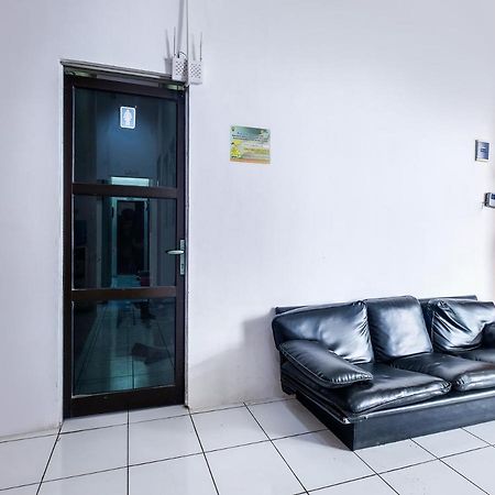Spot On 2451 Camel Residence Semarang Bagian luar foto