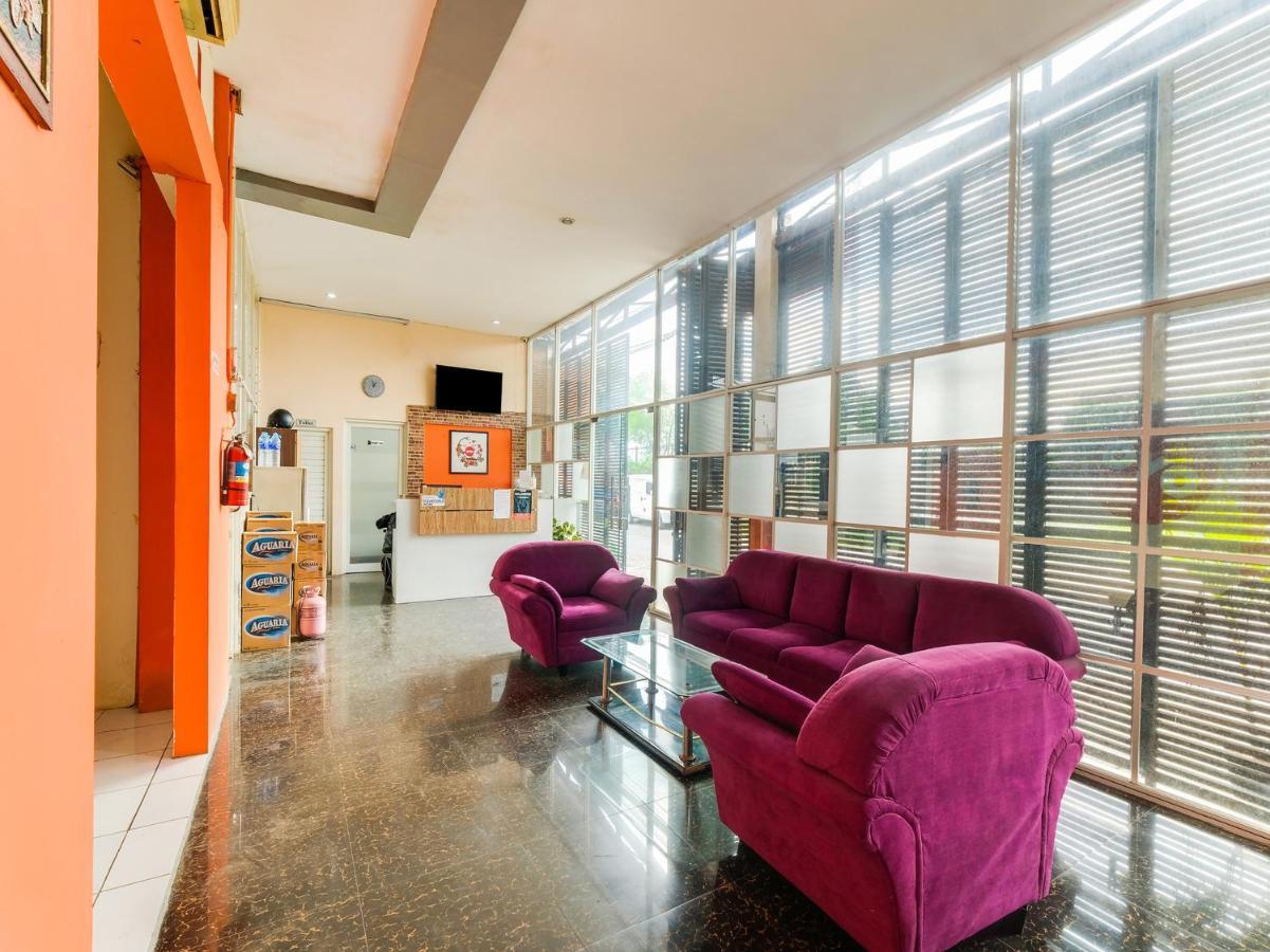 Spot On 2451 Camel Residence Semarang Bagian luar foto