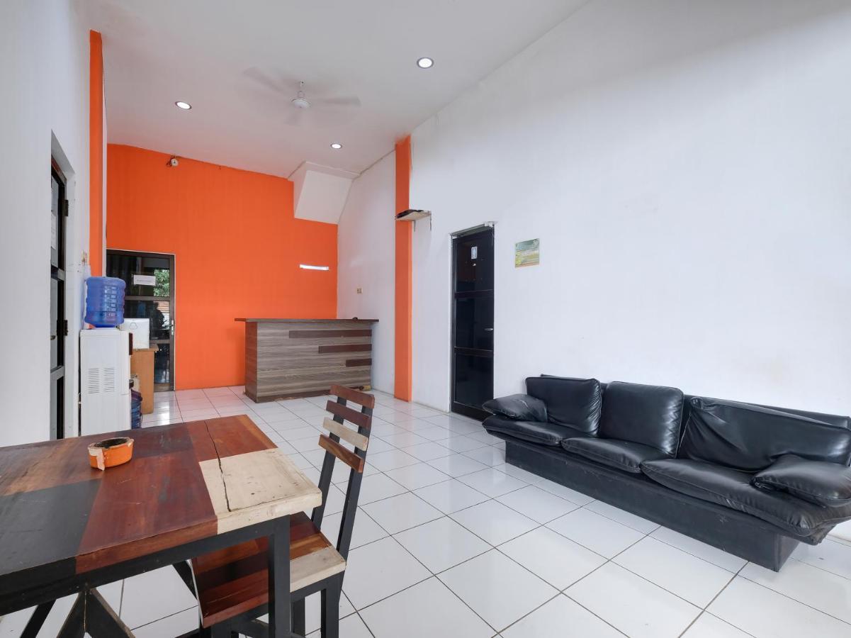 Spot On 2451 Camel Residence Semarang Bagian luar foto