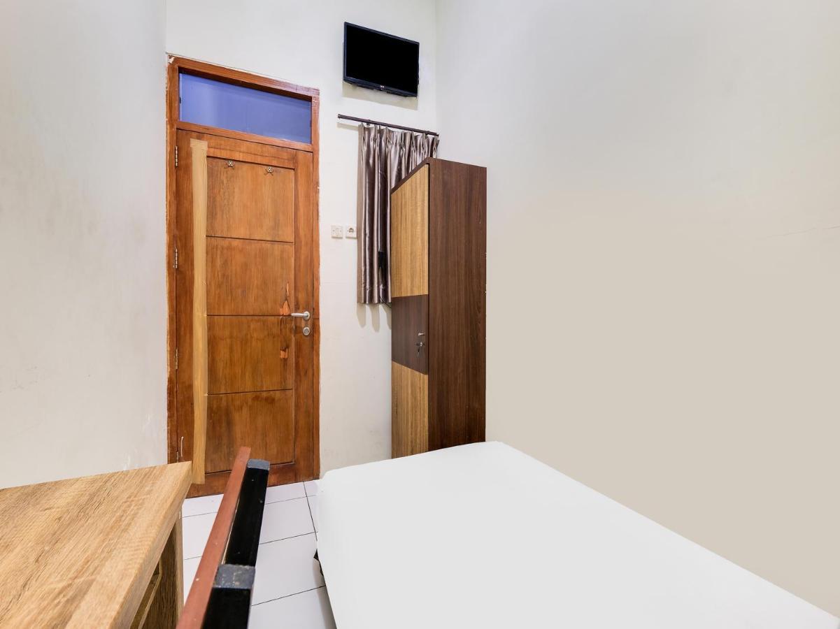 Spot On 2451 Camel Residence Semarang Bagian luar foto