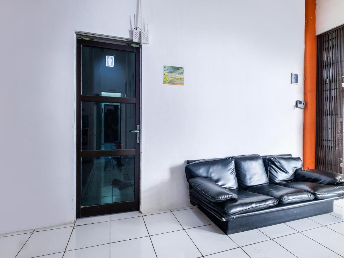 Spot On 2451 Camel Residence Semarang Bagian luar foto