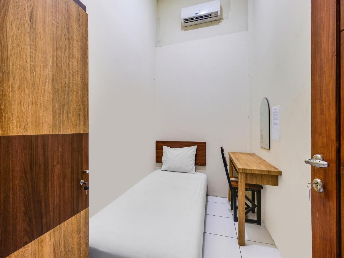 Spot On 2451 Camel Residence Semarang Bagian luar foto
